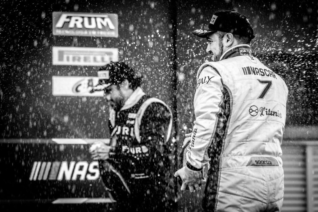 Instagram post from dr.molinari.cirurgia. This post is in position 5.